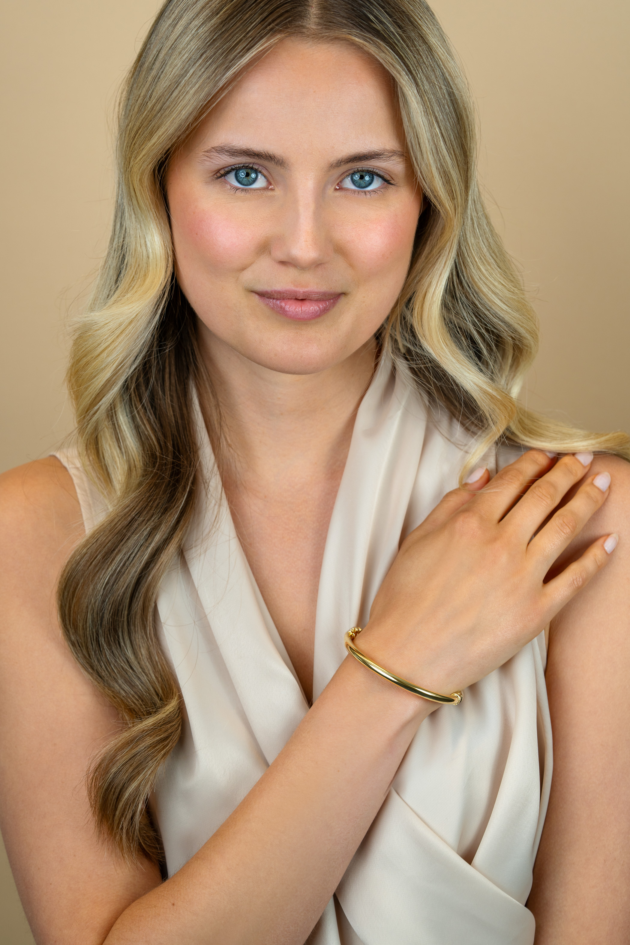 ZINZI gold plated zilveren bangle armband glad 5mm ronde buis en luxe scharniersluiting ZIA2754G