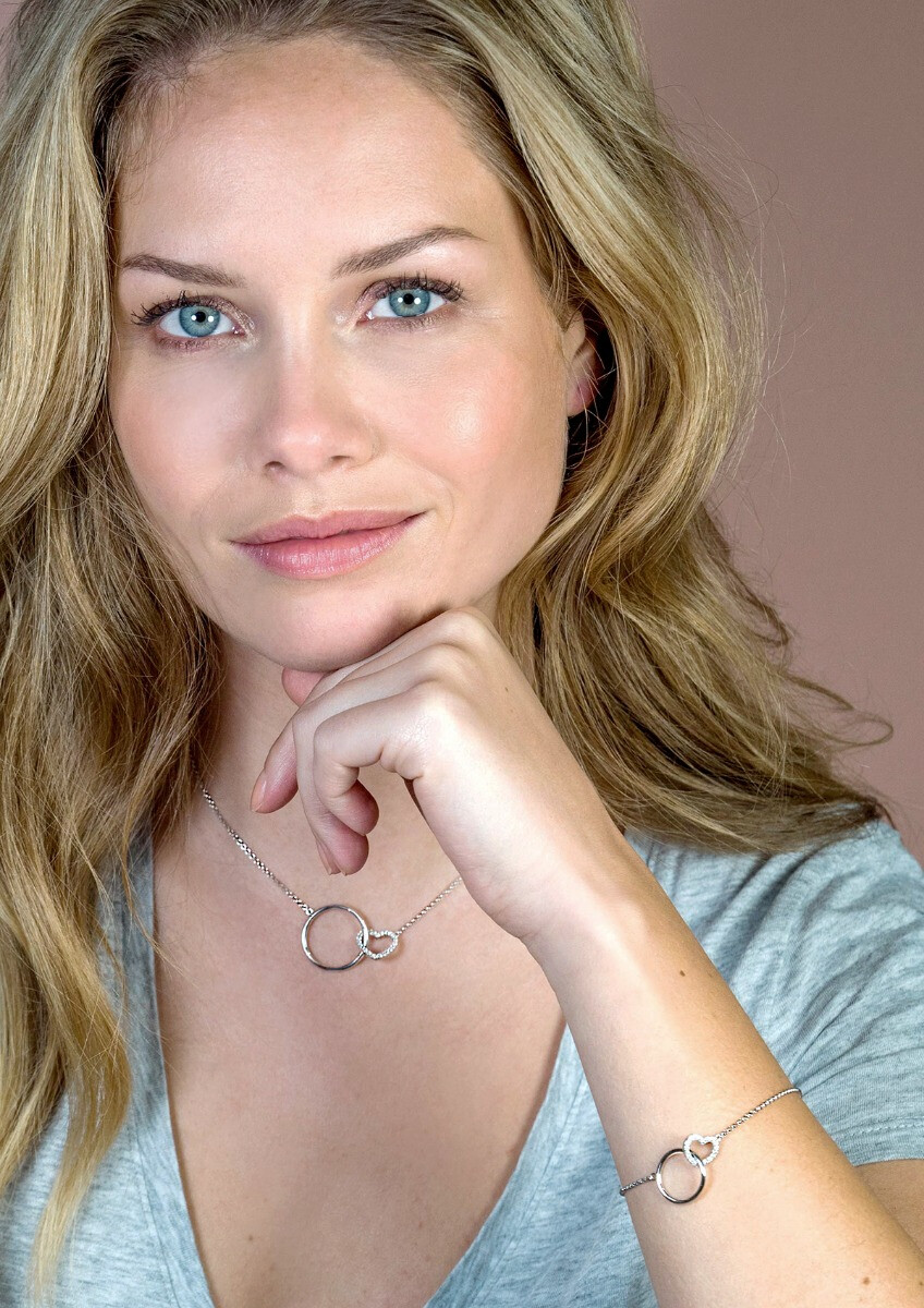 ZINZI zilveren armband open rond en hart in elkaar wit ZIA1483