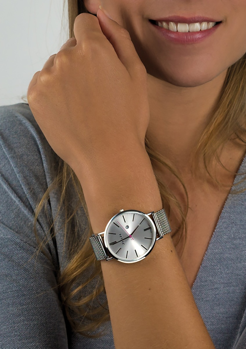 Zinzi Retro horloge zilvergekleurde wijzerplaat en kast stalen mesh band 38mm extra dun ZIW402M