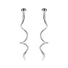 47mm ZINZI zilveren oorstekers met een speels golvend design ZIO2776