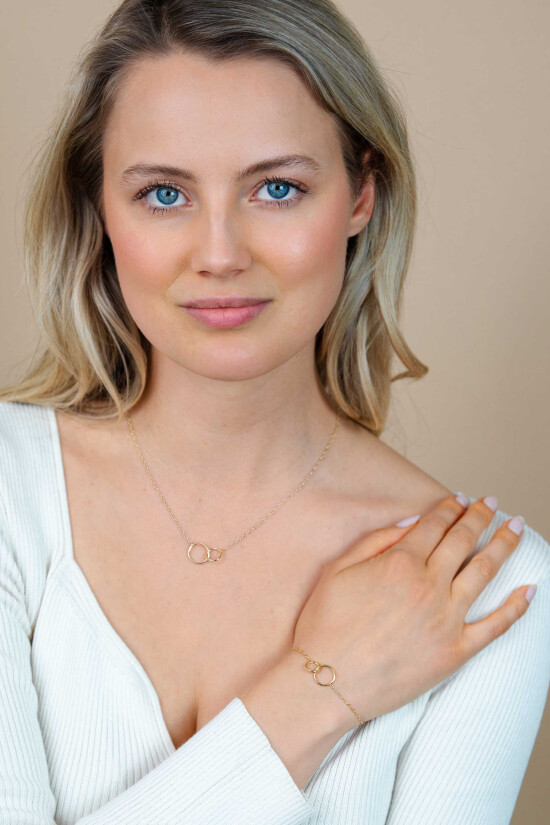 Giftset: Gold plated zilveren armband met bijpassende gold plated zilveren ketting 'Verbondenheid'. Een complete look in één giftset GIFTSET2275G