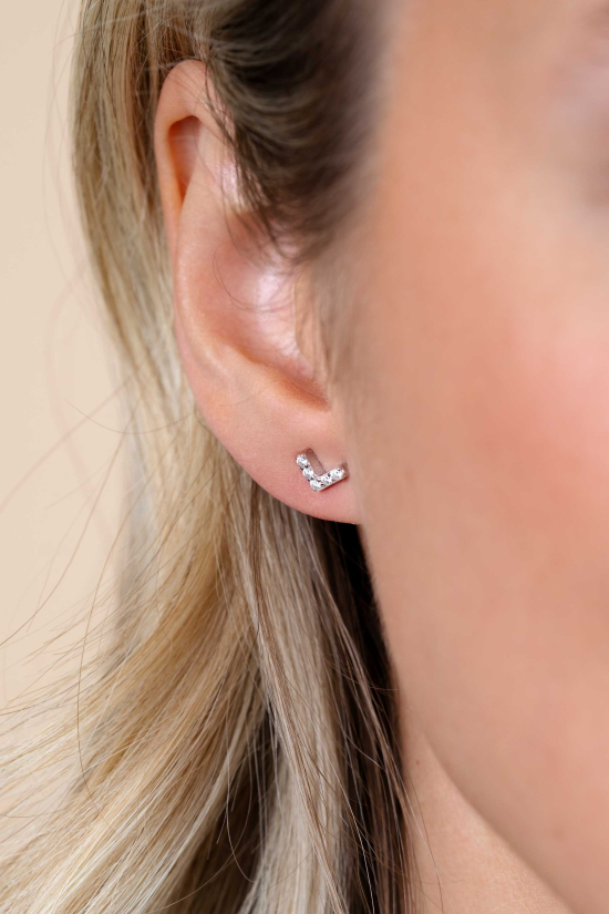 ZINZI zilveren oorknoppen V-vorm wit 7mm ZIO1380Z
