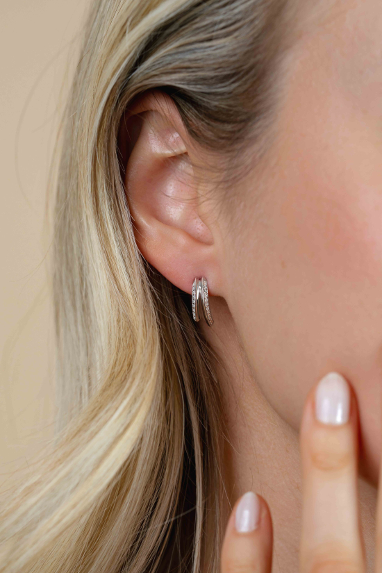 14,5mm ZINZI zilveren oorstekers met dubbele, gebogen baan en sprankelende zirkonia's ZIO2833