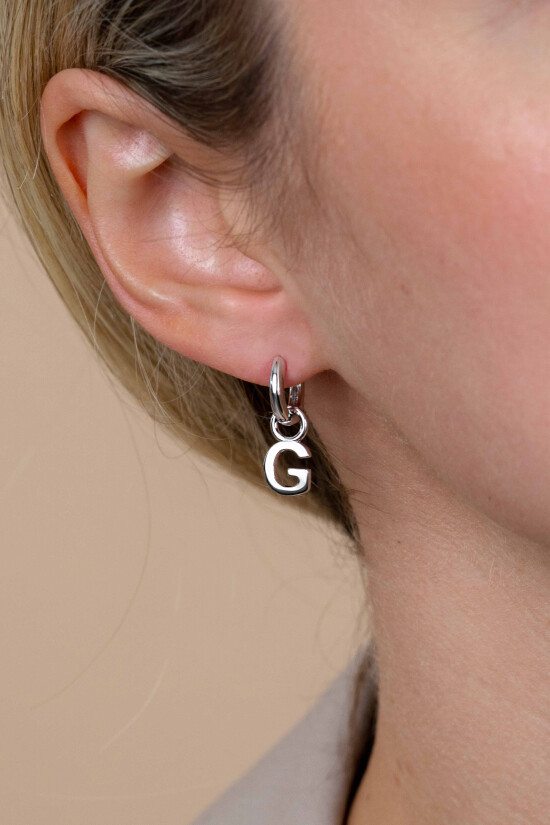 ZINZI zilveren letter oorbedel G per stuk geprijsd ZICH2144G. (zonder oorringen).