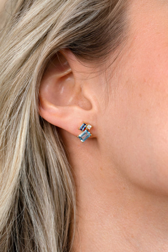 11mm ZINZI gold plated zilveren geometrische oorstekers met lichtblauwe, petrolblauwe en witte zirkonia's ZIO2897
