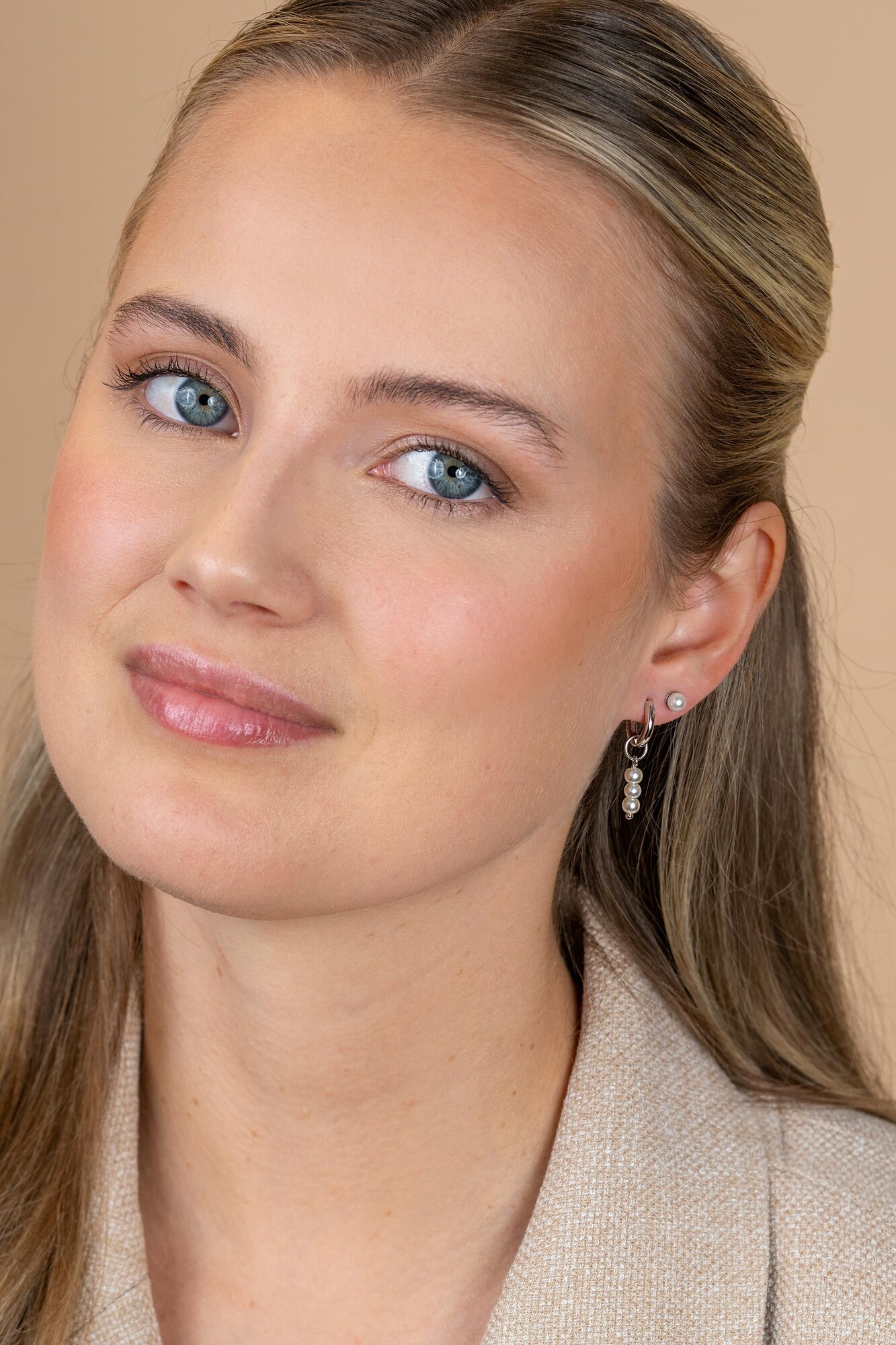 Xmas Giftset: Twee paar zilveren oorsieraden met witte parels, perfect op elkaar afgestemd in één feestelijke set (ZICH2734,ZIO194 en ZIO1318) GIFTSET16