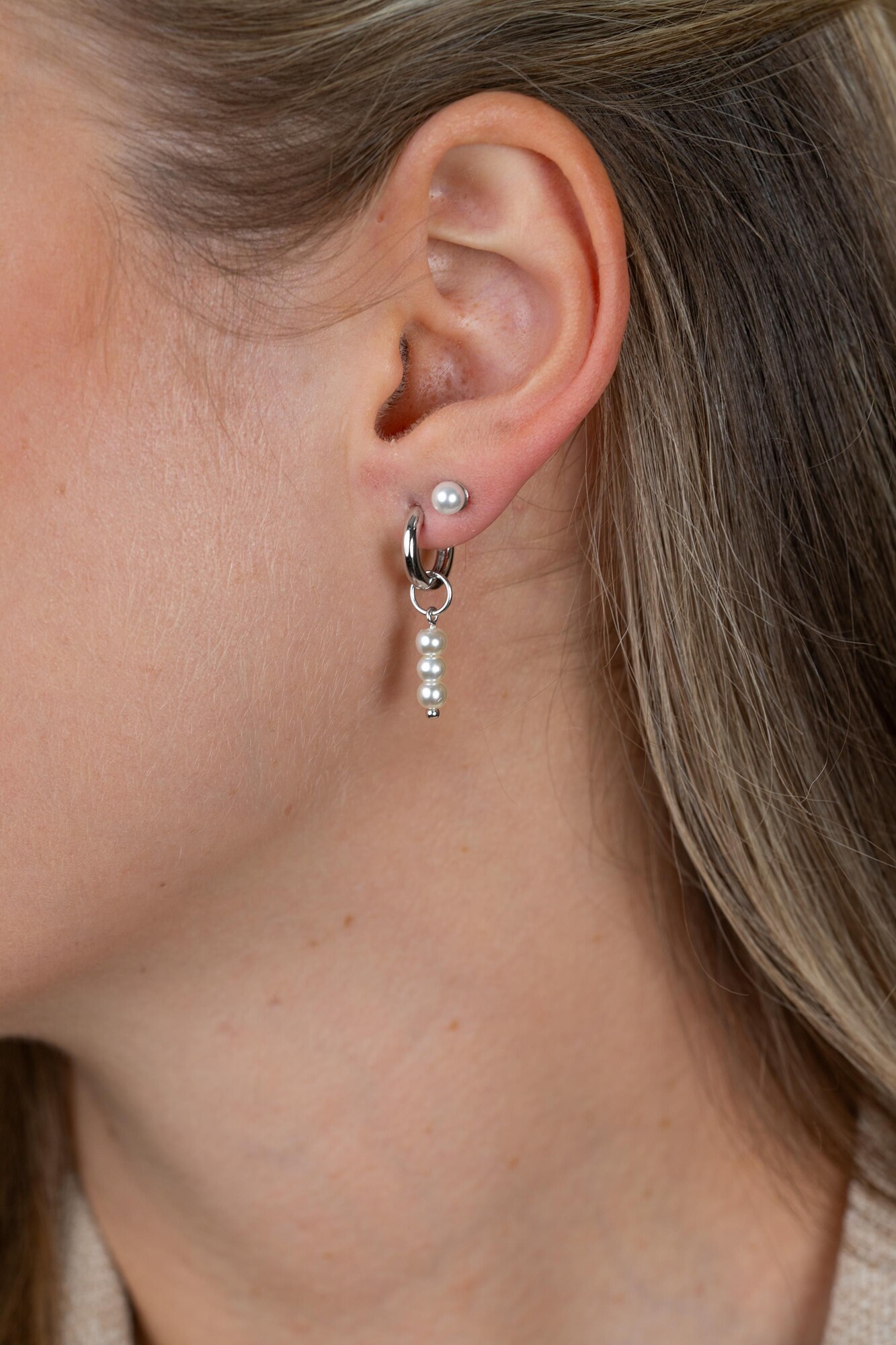 Xmas Giftset: Twee paar zilveren oorsieraden met witte parels, perfect op elkaar afgestemd in één feestelijke set (ZICH2734,ZIO194 en ZIO1318) GIFTSET16