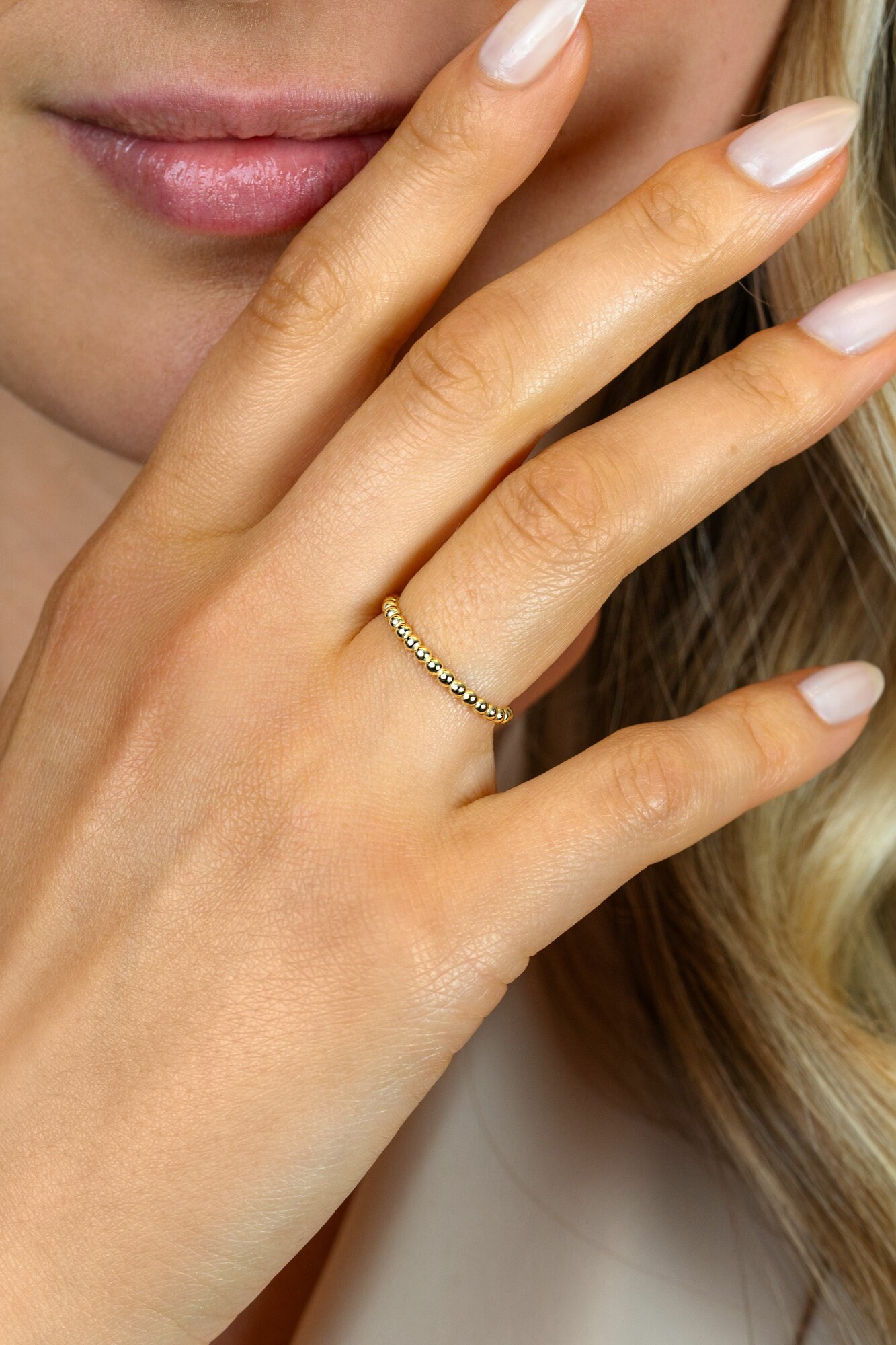 ZINZI Gold 14 karaat gouden ring (2mm breed) met gladde bolletjes ZGR555