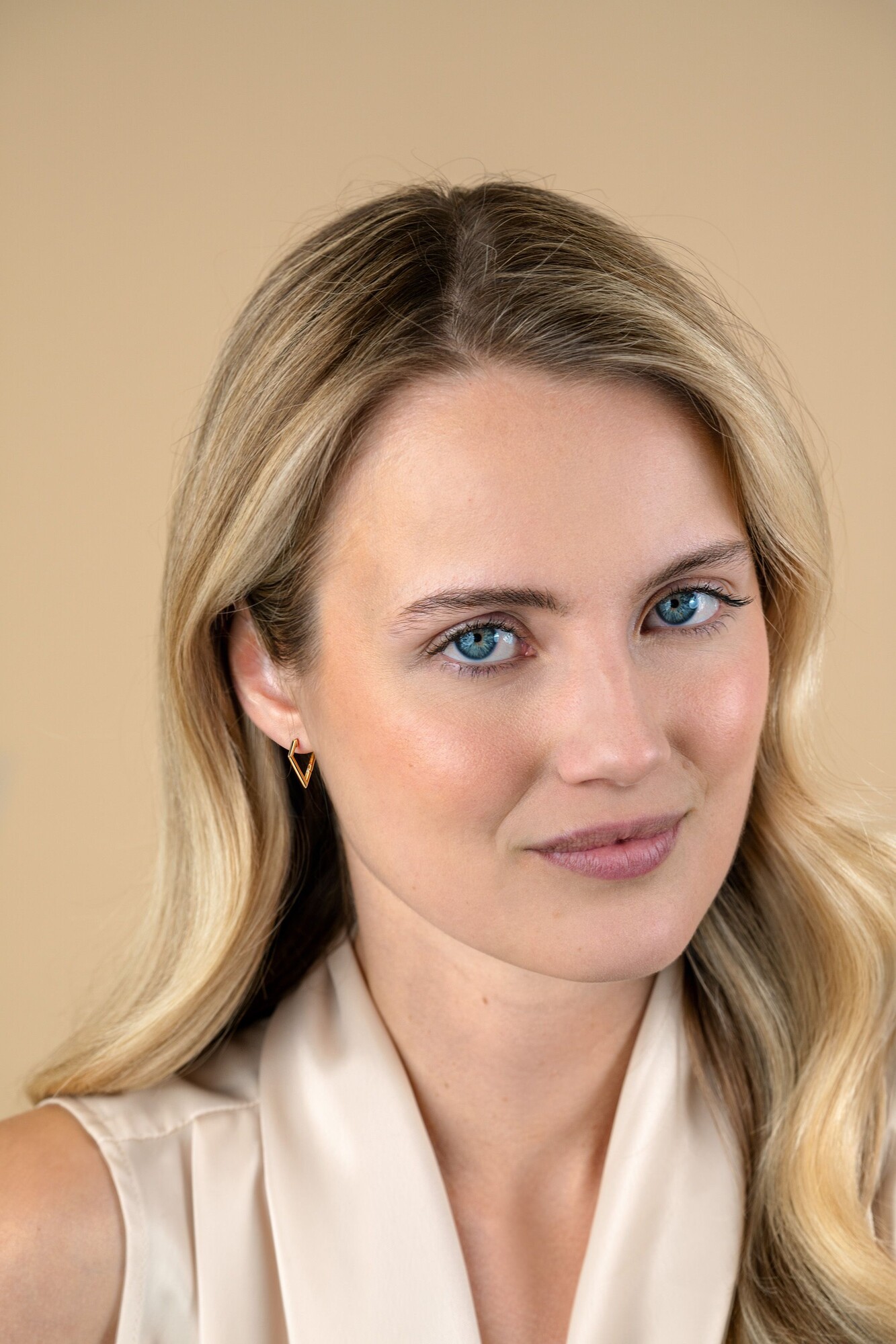 16mm ZINZI Gold 14 krt gouden oorringen in diamantsvorm met scharniersluiting 16 x 2mm ZGO526