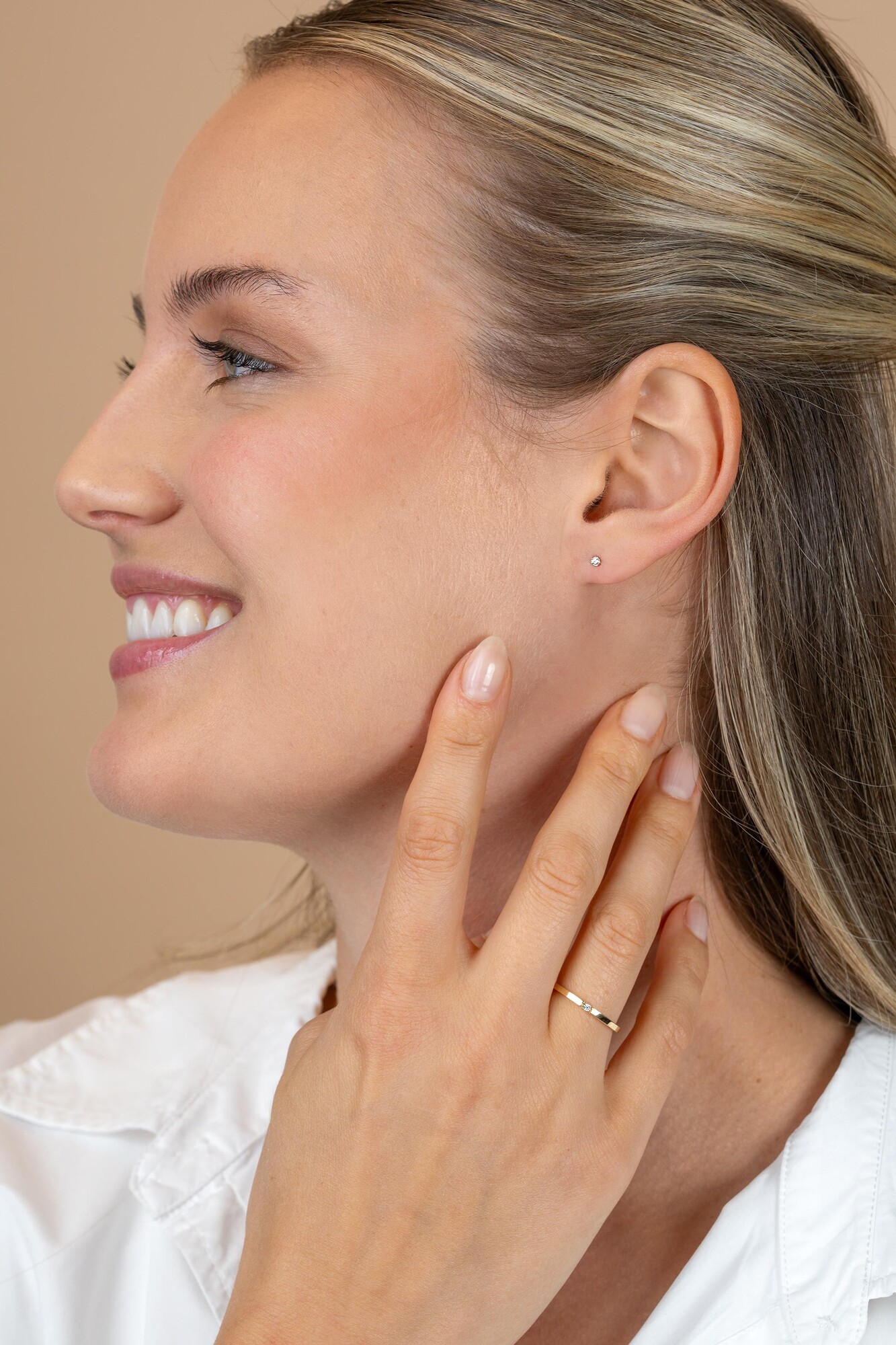 ZINZI Gold 14 krt gouden ring (1,6mm breed) bezet met witte zirconia ZGR561
