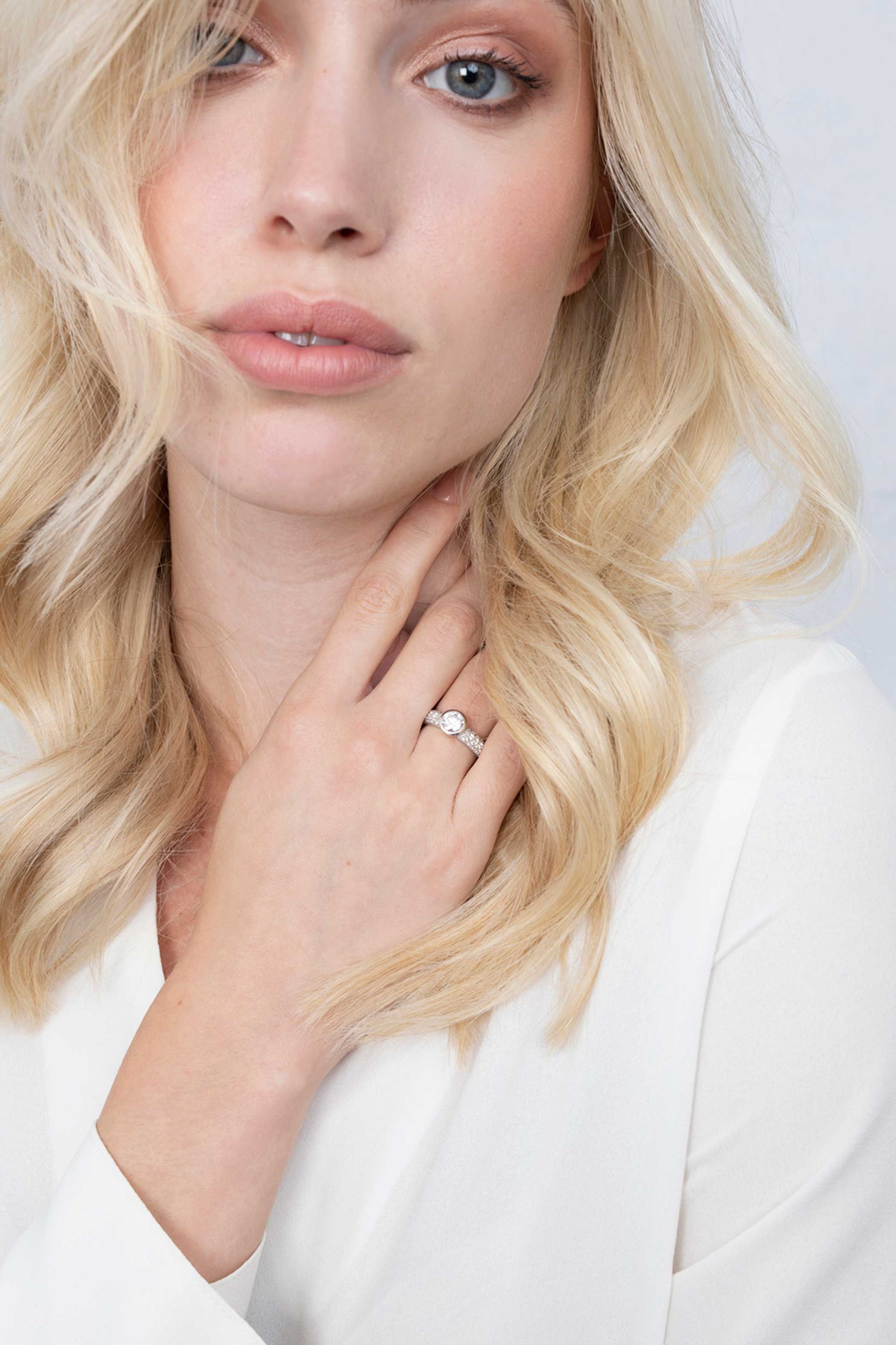 ZINZI zilveren ring wit ZIR840