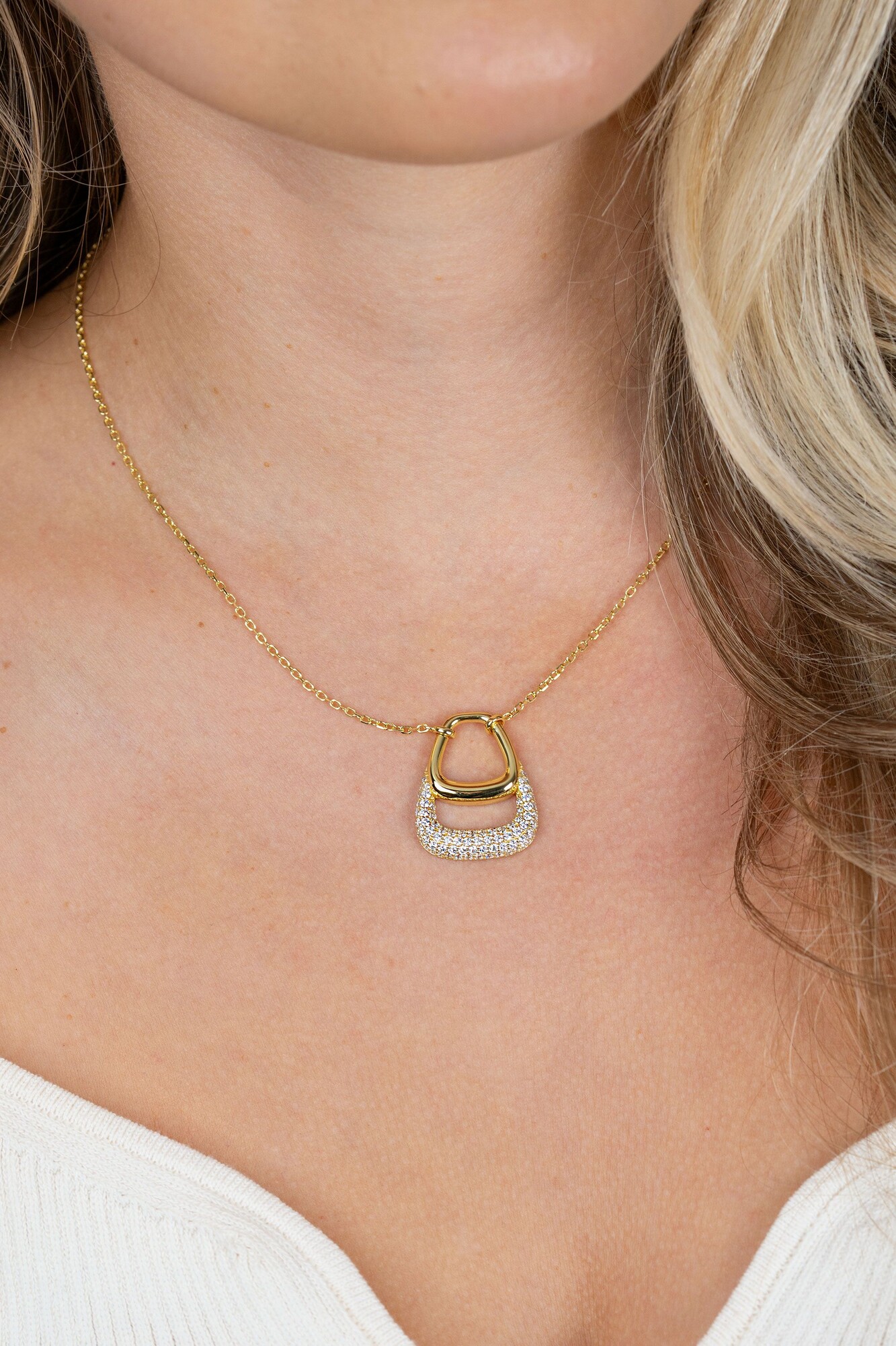 ZINZI goldplated zilveren ketting 45cm met stijlvolle dubbele hanger, bezet met witte zirconia's ZIC2806Y