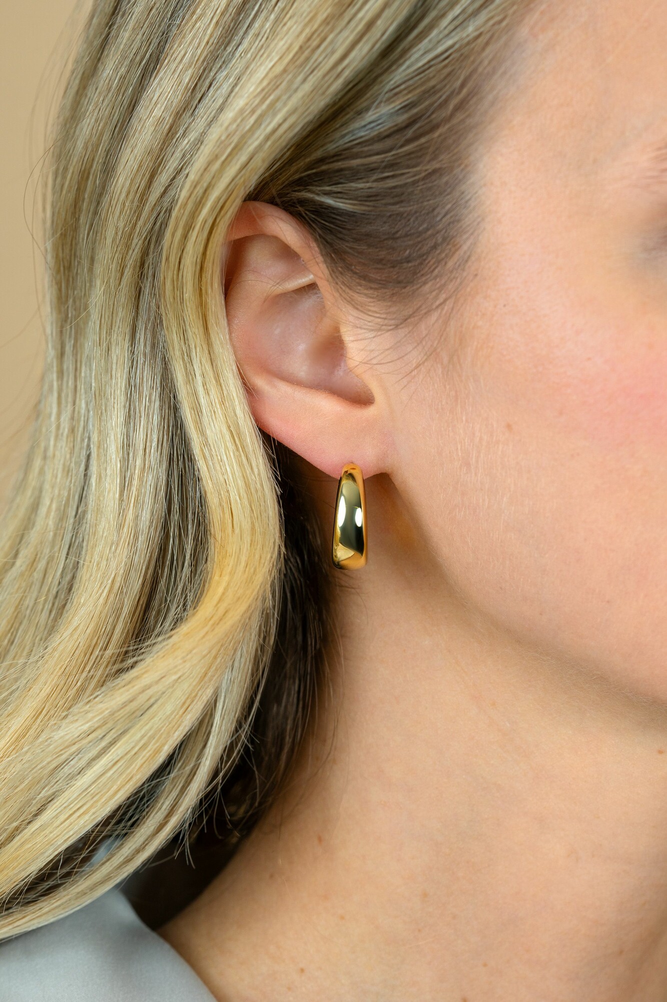22mm ZINZI gold plated zilveren oorringen met brede buis (7mm) en rond aflopend, handige bovensluiting  ZIO2751G
