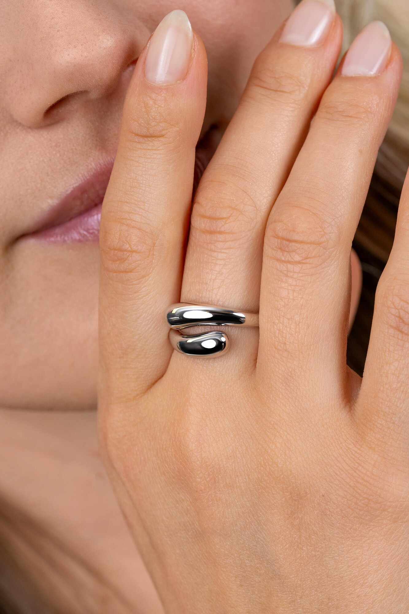 ZINZI zilveren gladde ring met twee druppelvormen 10mm breed ZIR2840