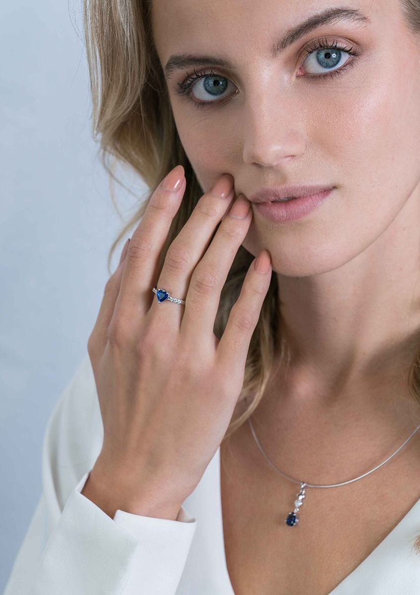 ZINZI zilveren ring hart saffierblauw en witte zirconia's ZIR2134B