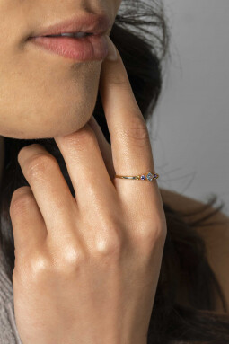 ZINZI gold plated zilveren ring met blauw, paars en champagne kleurstenen in ruitvorm ZIR2443