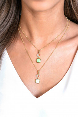 ZINZI gold plated zilveren tweezijdige hanger 30mm vierkant met witte onyx en mintgroene kleursteen ZIH2308