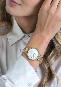 ZINZI horloge GRACE 34mm wit parelmoer wijzerplaat, rondom bezet met witte crystals,  goudkleurige stalen kast en band ziw1334
