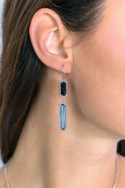 ZINZI zilveren oorhangers 57mm sierlijke rechthoeken bewerkt blauw zwart ZIO2111