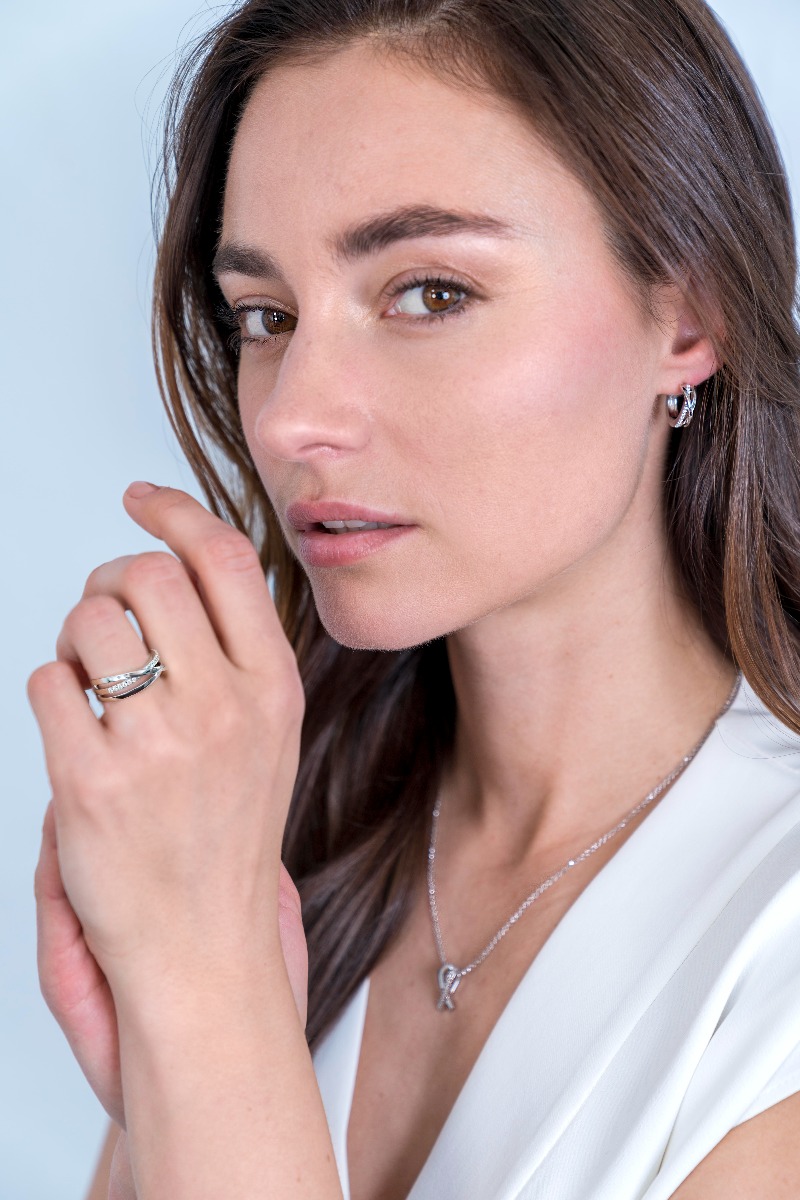 ZINZI zilveren luxe cross-over ring glad met witte zirconia's ZIR1774