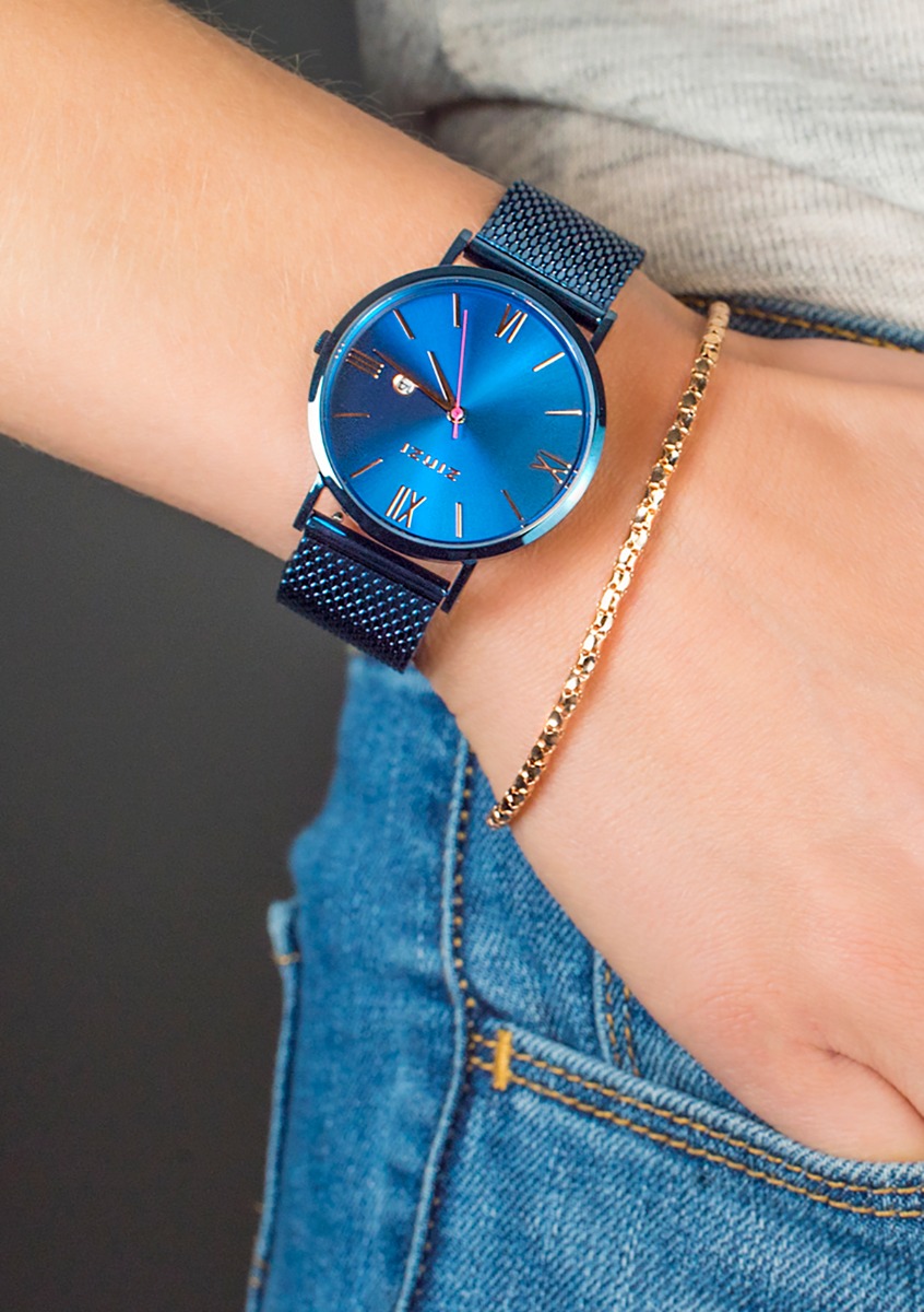 ZINZI Roman horloge blauwgekleurde wijzerplaat en kast met rosé wijzers blauwe stalen mesh band 34mm extra dun ZIW514M